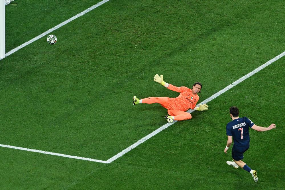 尹鸿博告别信：膝盖和小腿肌无法承受梦想之重，未来会做青训